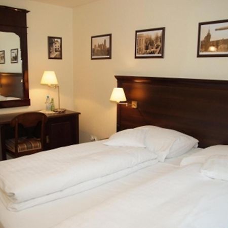 Bialy Dwor Bed & Breakfast Kwidzyn Exterior photo