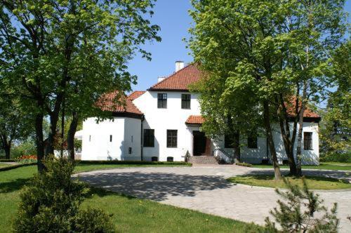 Bialy Dwor Bed & Breakfast Kwidzyn Exterior photo