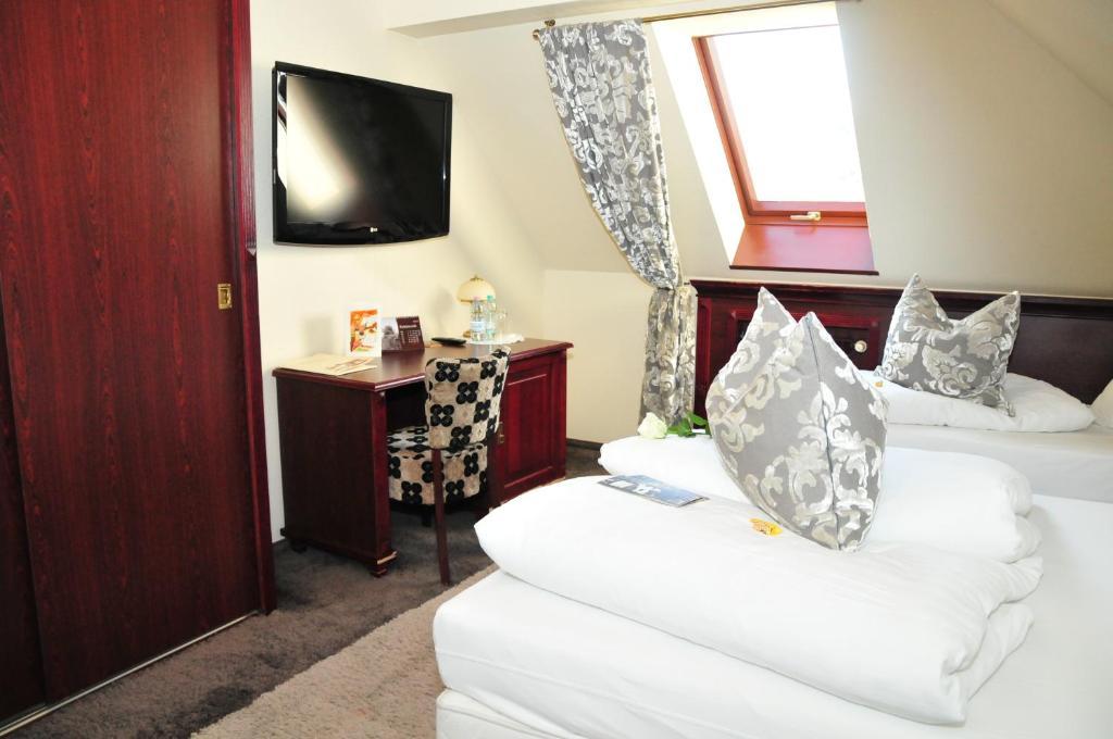 Bialy Dwor Bed & Breakfast Kwidzyn Room photo