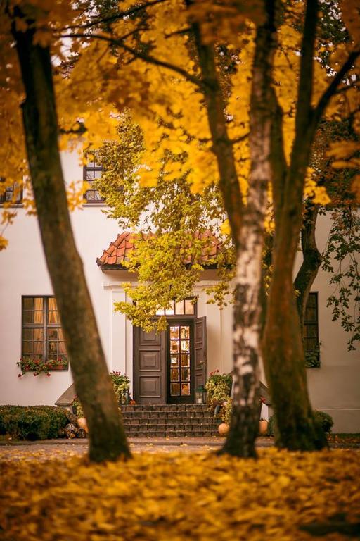 Bialy Dwor Bed & Breakfast Kwidzyn Exterior photo