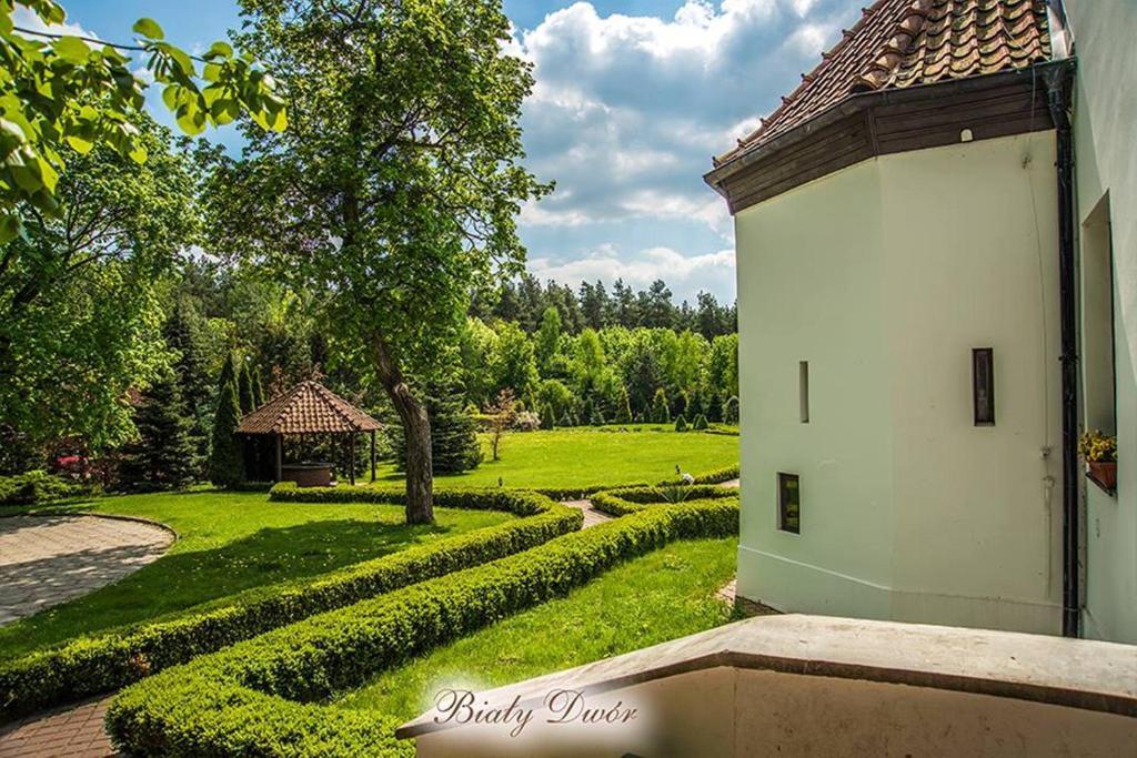 Bialy Dwor Bed & Breakfast Kwidzyn Exterior photo
