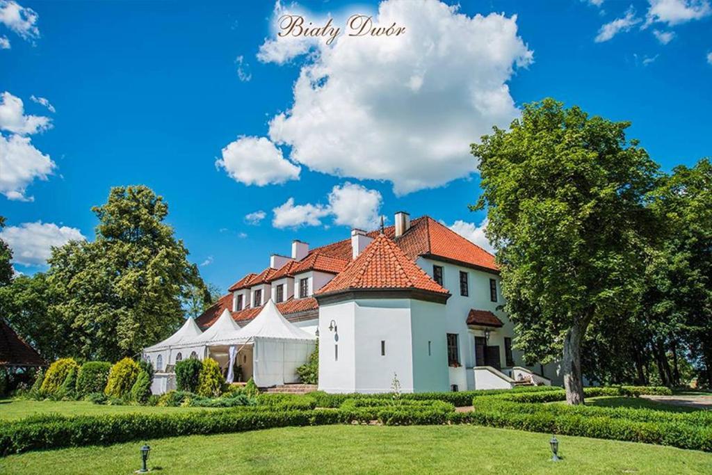 Bialy Dwor Bed & Breakfast Kwidzyn Exterior photo