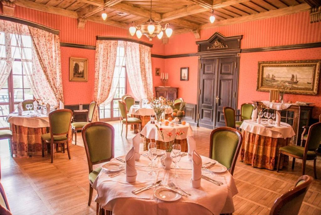 Bialy Dwor Bed & Breakfast Kwidzyn Exterior photo